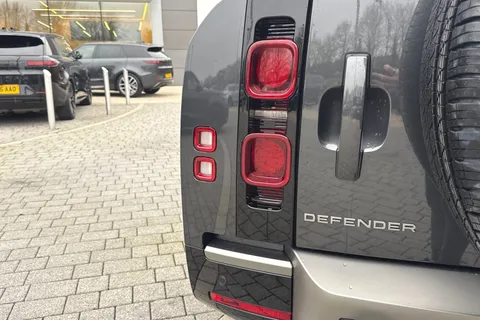 KW25GXX Land Rover Defender 130 3.0 D350 X-Dynamic SE 5dr Thumbnail #28