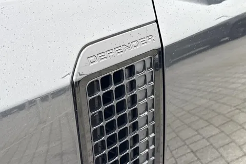 KW25GXX Land Rover Defender 130 3.0 D350 X-Dynamic SE 5dr Thumbnail #30