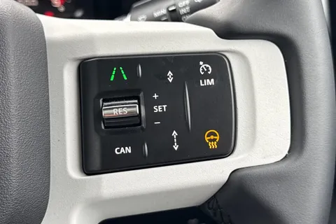 KW25GXX Land Rover Defender 130 3.0 D350 X-Dynamic SE 5dr Thumbnail #35