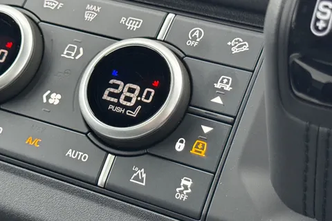 KW25GXX Land Rover Defender 130 3.0 D350 X-Dynamic SE 5dr Thumbnail #41