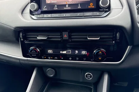 DN72ZPR Nissan Qashqai 1.3 DIG-T MHEV Acenta Premium XTRON Euro 6 (s/s) 5dr Thumbnail #52