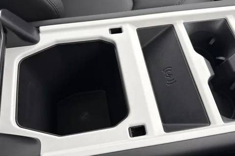 KW25GXX Land Rover Defender 130 3.0 D350 X-Dynamic SE 5dr Thumbnail #48