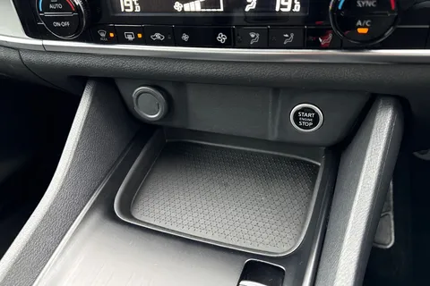 DN72ZPR Nissan Qashqai 1.3 DIG-T MHEV Acenta Premium XTRON Euro 6 (s/s) 5dr Thumbnail #53