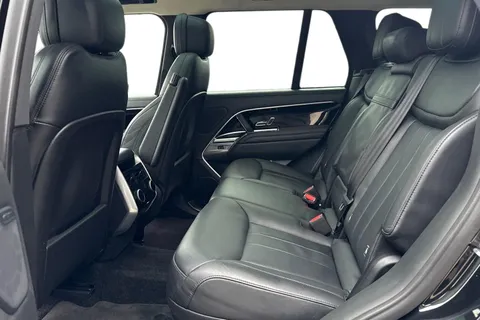 KO73MVV Land Rover Range Rover 3.0 D300 HSE 5dr Thumbnail #5