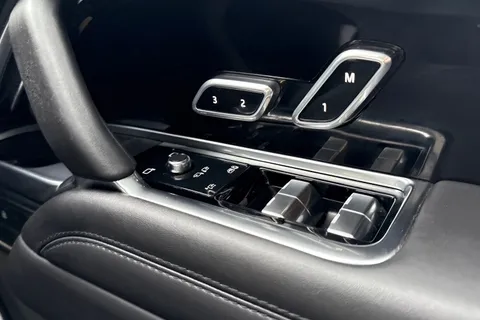 KO73MVV Land Rover Range Rover 3.0 D300 HSE 5dr Thumbnail #26