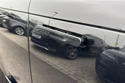 KO73MVV Land Rover Range Rover 3.0 D300 HSE 5dr Thumbnail #30