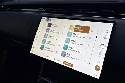 KO73MVV Land Rover Range Rover 3.0 D300 HSE 5dr Thumbnail #37