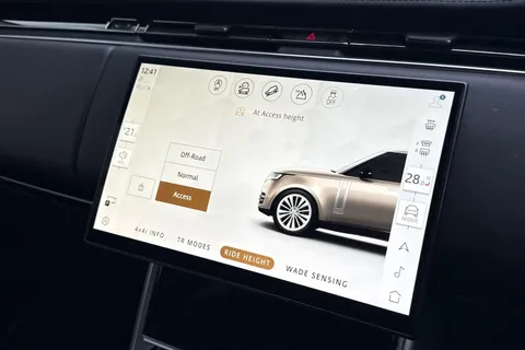 KO73MVV Land Rover Range Rover 3.0 D300 HSE 5dr Thumbnail #42