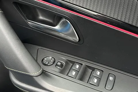 SV23XXS PEUGEOT e-2008 50kWh GT Auto 5dr (7kW Charger) Thumbnail #43