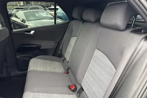 14 of 45 for VOLKSWAGEN ID.3 150kW Life Pro Performance 58kWh 5dr Auto