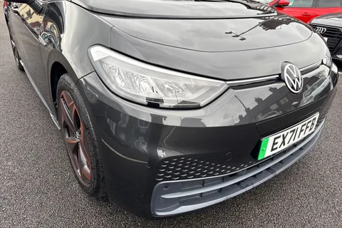 17 of 45 for VOLKSWAGEN ID.3 150kW Life Pro Performance 58kWh 5dr Auto