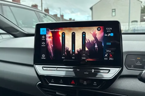 32 of 45 for VOLKSWAGEN ID.3 150kW Life Pro Performance 58kWh 5dr Auto