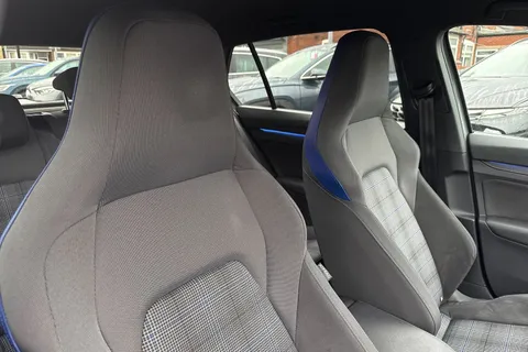 RF73GXJ Volkswagen Golf 1.4 TSI 13kWh GTE DSG Euro 6 (s/s) 5dr Thumbnail #22