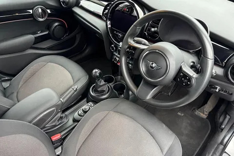 BM23MVF Mini Hatch 1.5 Cooper Classic Hatchback 5dr Petrol Manual Euro 6 (s/s) (136 ps) Thumbnail #8