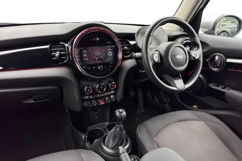 BM23MVF Mini Hatch 1.5 Cooper Classic Hatchback 5dr Petrol Manual Euro 6 (s/s) (136 ps) Thumbnail #9