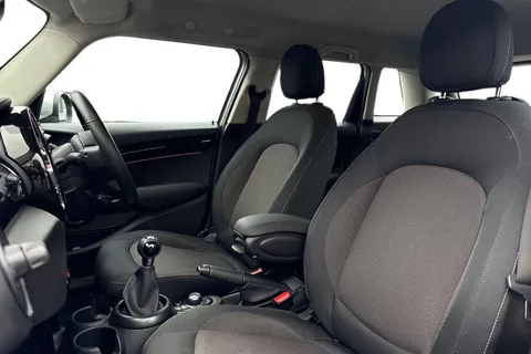 BM23MVF Mini Hatch 1.5 Cooper Classic Hatchback 5dr Petrol Manual Euro 6 (s/s) (136 ps) Thumbnail #11