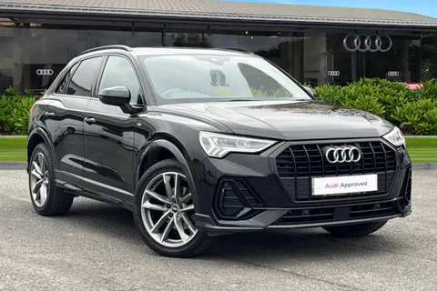 PF71JMO Audi Q3 Black Edition 35 TFSI  150 PS S tronic Thumbnail #2