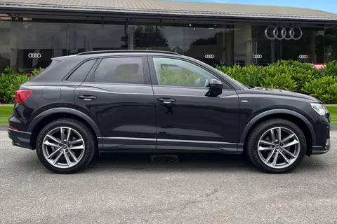 PF71JMO Audi Q3 Black Edition 35 TFSI  150 PS S tronic Thumbnail #4
