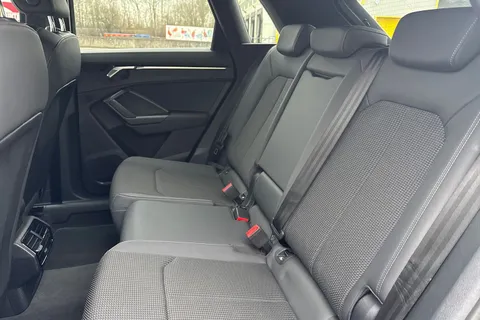 PF71JMO Audi Q3 Black Edition 35 TFSI  150 PS S tronic Thumbnail #20