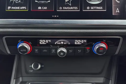 PF71JMO Audi Q3 Black Edition 35 TFSI  150 PS S tronic Thumbnail #23