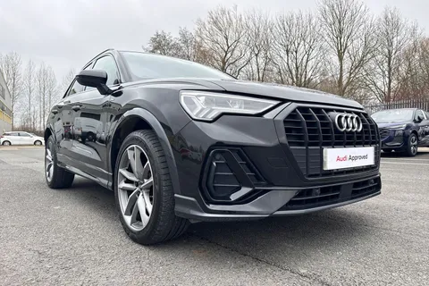 PF71JMO Audi Q3 Black Edition 35 TFSI  150 PS S tronic Thumbnail #30