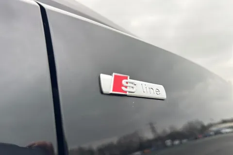 PF71JMO Audi Q3 Black Edition 35 TFSI  150 PS S tronic Thumbnail #31