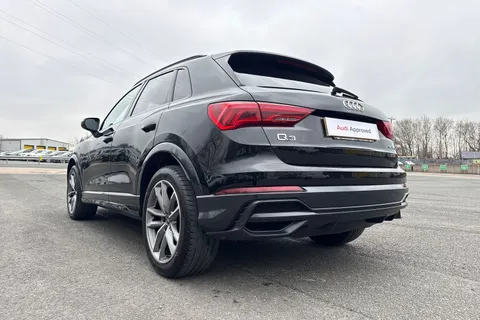 PF71JMO Audi Q3 Black Edition 35 TFSI  150 PS S tronic Thumbnail #39