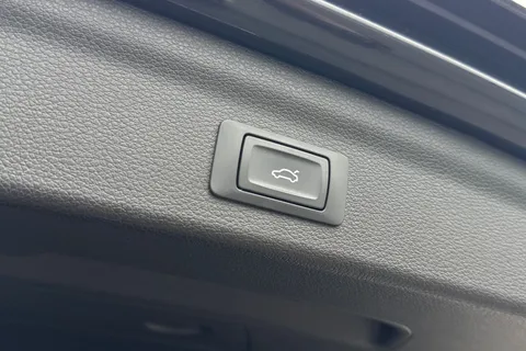 PF71JMO Audi Q3 Black Edition 35 TFSI  150 PS S tronic Thumbnail #40