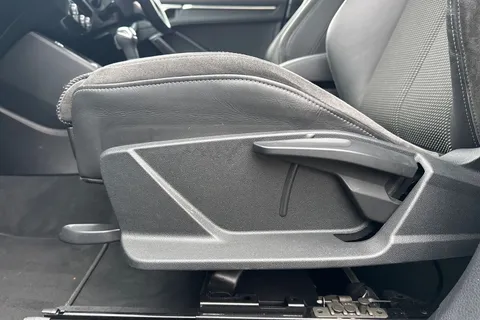 PF71JMO Audi Q3 Black Edition 35 TFSI  150 PS S tronic Thumbnail #43