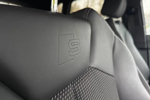 PF71JMO Audi Q3 Black Edition 35 TFSI  150 PS S tronic Thumbnail #46