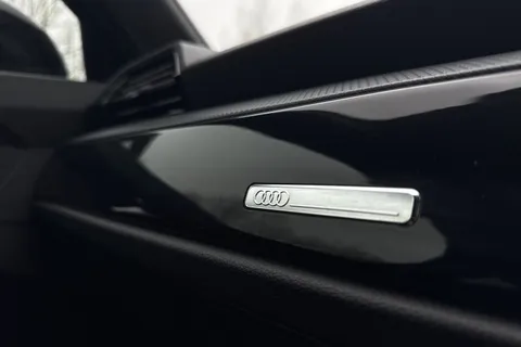 PF71JMO Audi Q3 Black Edition 35 TFSI  150 PS S tronic Thumbnail #48