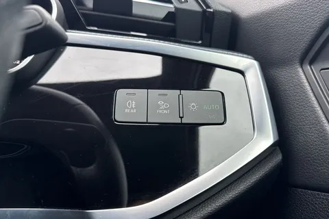 PF71JMO Audi Q3 Black Edition 35 TFSI  150 PS S tronic Thumbnail #53