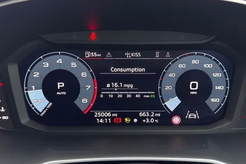 PF71JMO Audi Q3 Black Edition 35 TFSI  150 PS S tronic Thumbnail #54