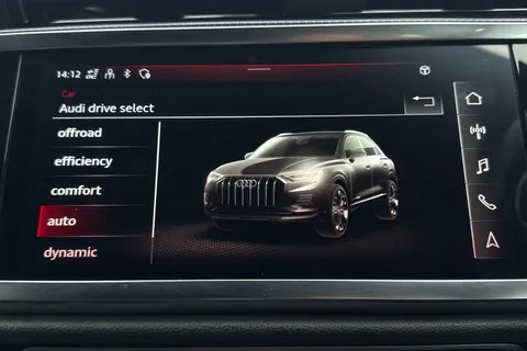 PF71JMO Audi Q3 Black Edition 35 TFSI  150 PS S tronic Thumbnail #59