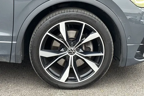 EX72OTE Volkswagen Tiguan 2.0 TSI 4Motion R-Line 5dr DSG Thumbnail #13