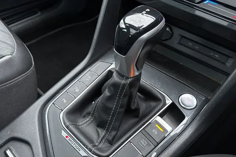 EX72OTE Volkswagen Tiguan 2.0 TSI 4Motion R-Line 5dr DSG Thumbnail #23