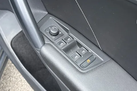 EX72OTE Volkswagen Tiguan 2.0 TSI 4Motion R-Line 5dr DSG Thumbnail #24