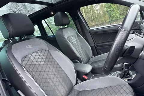 EX72OTE Volkswagen Tiguan 2.0 TSI 4Motion R-Line 5dr DSG Thumbnail #25