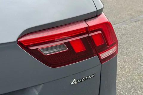 EX72OTE Volkswagen Tiguan 2.0 TSI 4Motion R-Line 5dr DSG Thumbnail #36