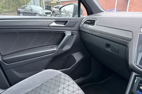 EX72OTE Volkswagen Tiguan 2.0 TSI 4Motion R-Line 5dr DSG Thumbnail #44