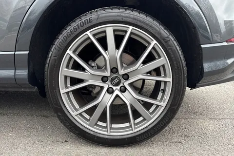 LM75ALO Audi Q3 Black Edition 35 TFSI  150 PS S tronic Thumbnail #12