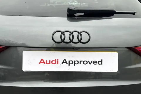 LM75ALO Audi Q3 Black Edition 35 TFSI  150 PS S tronic Thumbnail #34