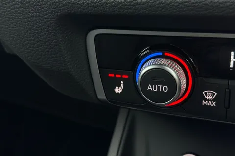 LM75ALO Audi Q3 Black Edition 35 TFSI  150 PS S tronic Thumbnail #48