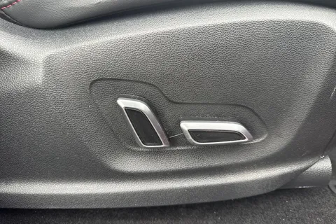 28 of 48 for MG Mg Hs 1.5 T-GDI 16.6kWh Excite Auto Euro 6 (s/s) 5dr