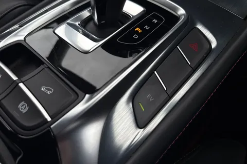 41 of 48 for MG Mg Hs 1.5 T-GDI 16.6kWh Excite Auto Euro 6 (s/s) 5dr