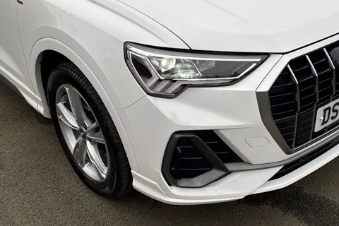 DS70CAV Audi Q3 1.5 TFSI CoD 35 S line S Tronic Euro 6 (s/s) 5dr Thumbnail #10