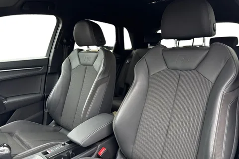 DS70CAV Audi Q3 1.5 TFSI CoD 35 S line S Tronic Euro 6 (s/s) 5dr Thumbnail #17