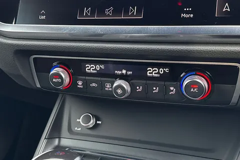 DS70CAV Audi Q3 1.5 TFSI CoD 35 S line S Tronic Euro 6 (s/s) 5dr Thumbnail #23