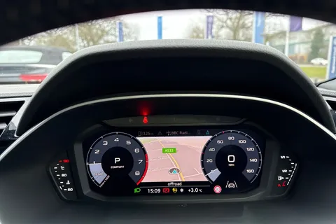 DS70CAV Audi Q3 1.5 TFSI CoD 35 S line S Tronic Euro 6 (s/s) 5dr Thumbnail #28