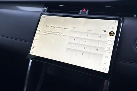 KM24WYS Land Rover Discovery Sport 2.0 D200 Dynamic HSE 5dr Thumbnail #40